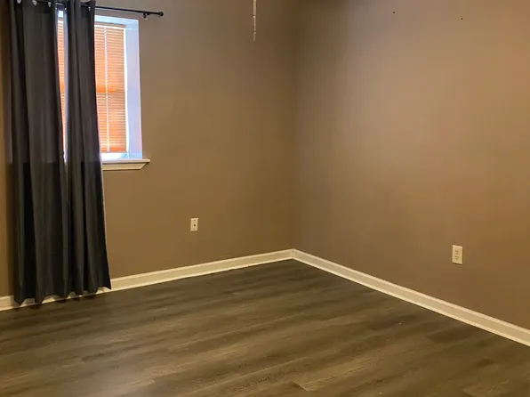 504 E Liberaux St, Chalmette, LA 70043