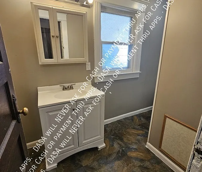 132 Anthony St — Photo 16