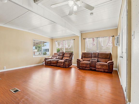 4th image of 852 E Grangeville Blvd