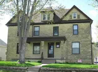 1323 Garfield Ave, Dubuque, IA 52001