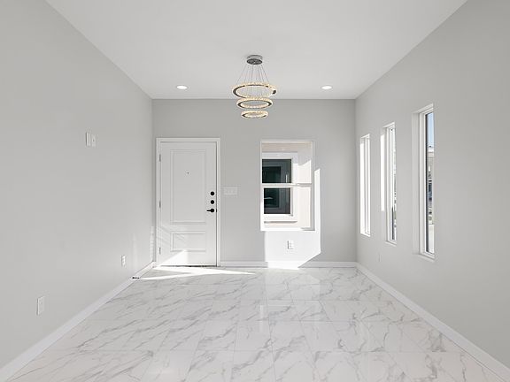4th image of 913 N Woodson Ave #3