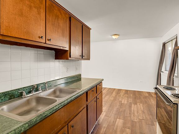 5th image of 2753 10th St APT 2