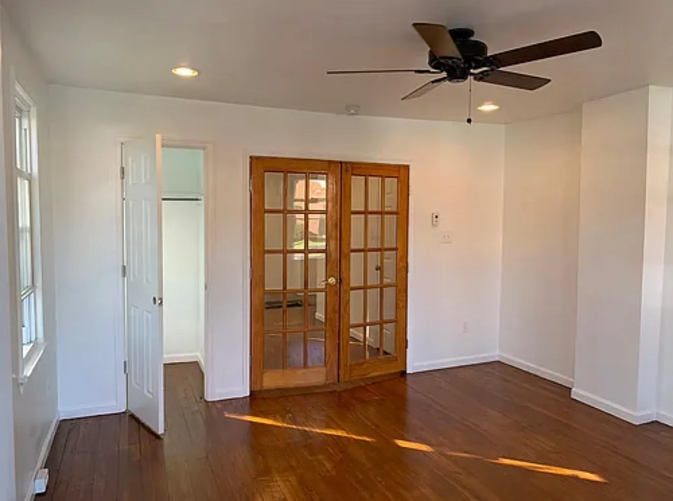3 bed, 1.5 bath, 1064 sqft, $1,850 — Photo 3