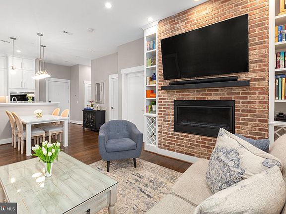 2nd image of 310 Frederick St #205