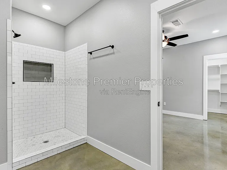 1323 S 5th Ave — Photo 15