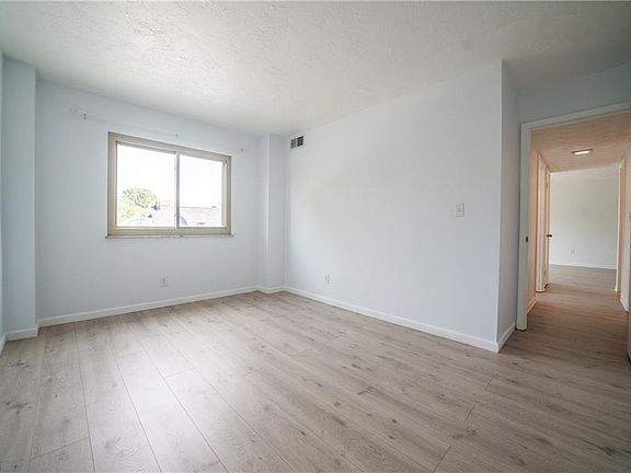 5th image of 15555 Hilliard Rd APT 306C