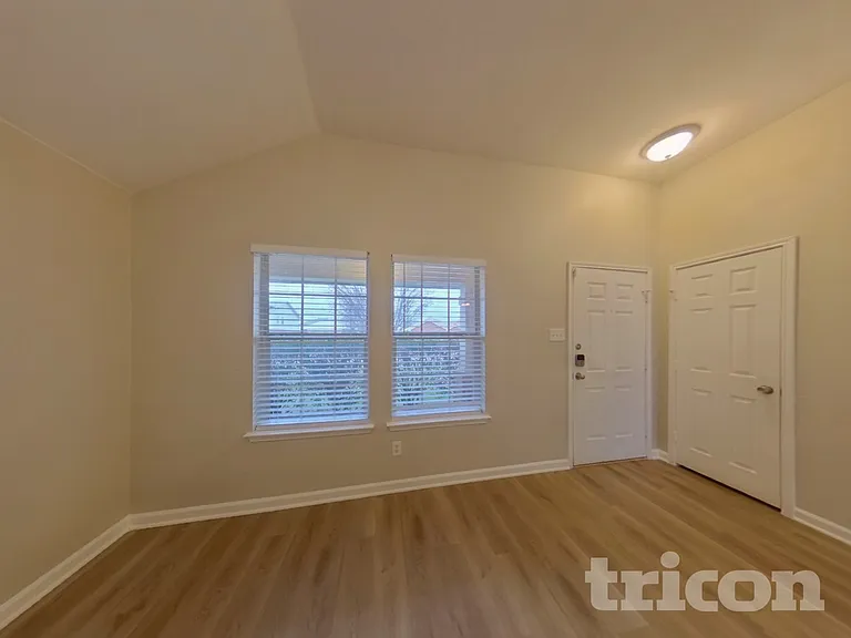 9641 Linton Dr — Photo 3