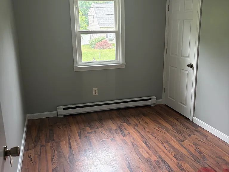 25 White Pine Ave — Photo 2