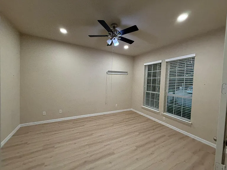 6112 Eldridge Ln — Photo 7