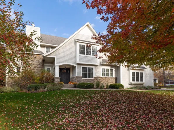 20750 Parkview Ln, Shorewood, MN 55331