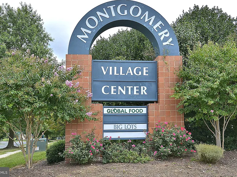 18722 Walkers Choice Rd #4 — Photo 28