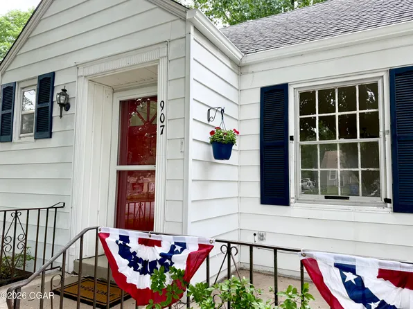 907 S McGregor St, Carthage, MO 64836