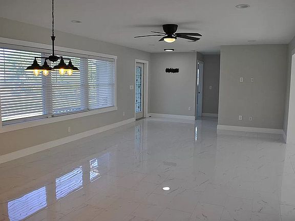 4th image of 316 W Ocean Ave