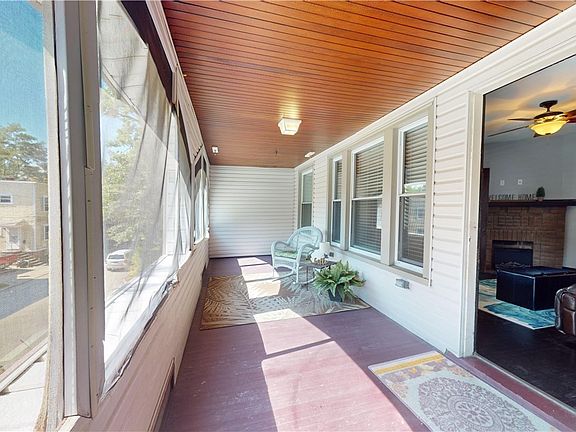 5th image of 14236 Cedarwood Ave