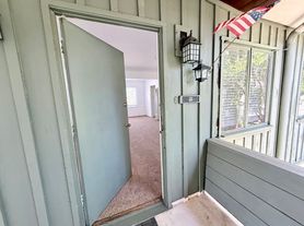 1127 Huntington Dr N, South Pasadena, CA