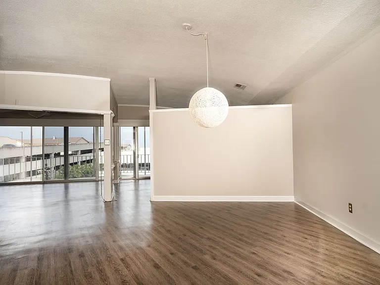 823 S Water St #5F — Photo 7