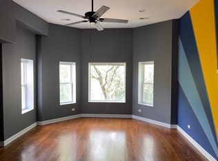 2045 W Arthur Ave #3W, Chicago, IL 60645