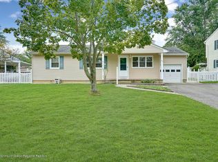 992 McGuire Dr, Toms River, NJ 08753