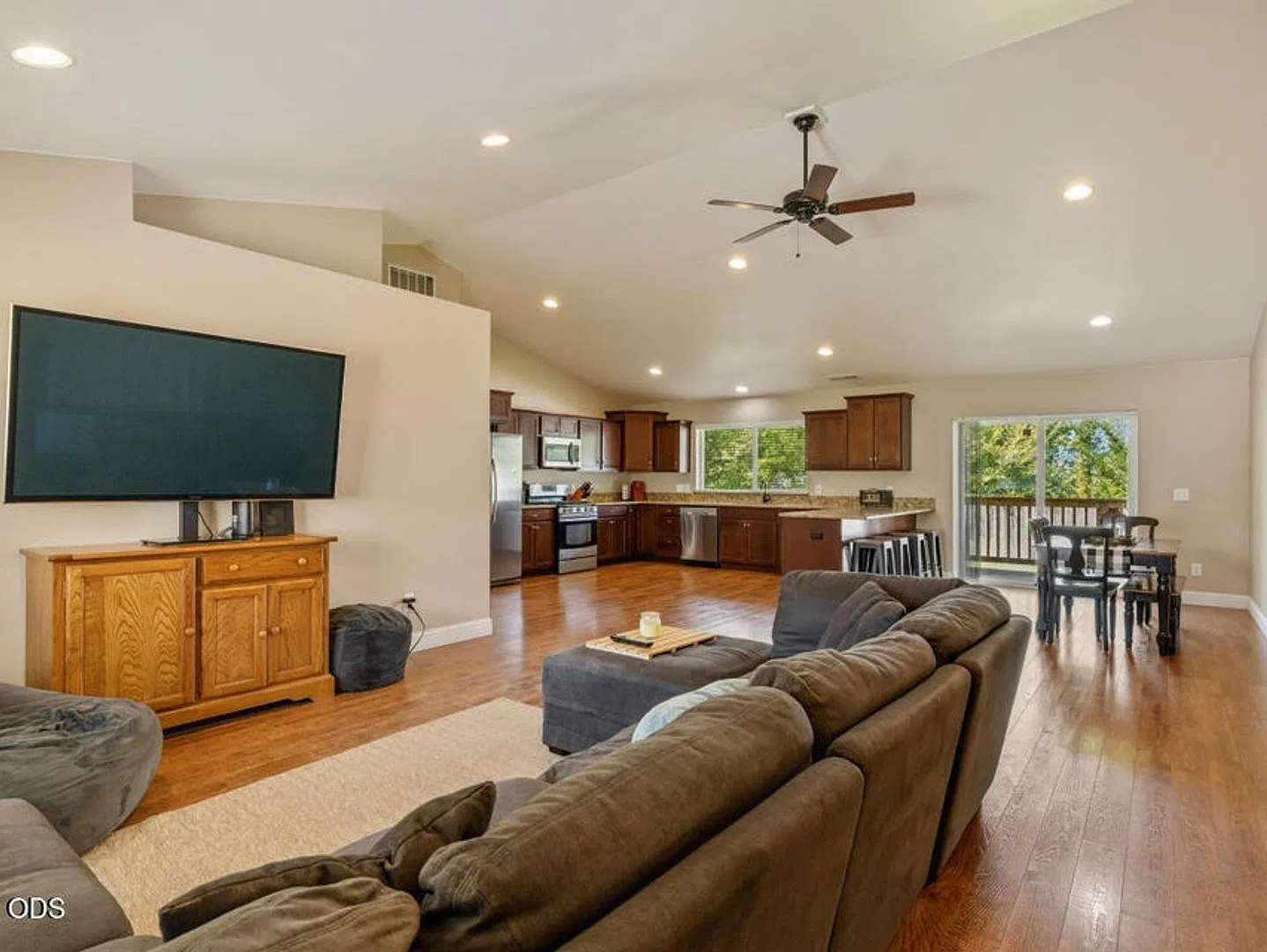2852 Glacier Dr — Photo 4