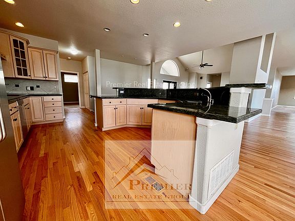4th image of 240 Haversham Dr