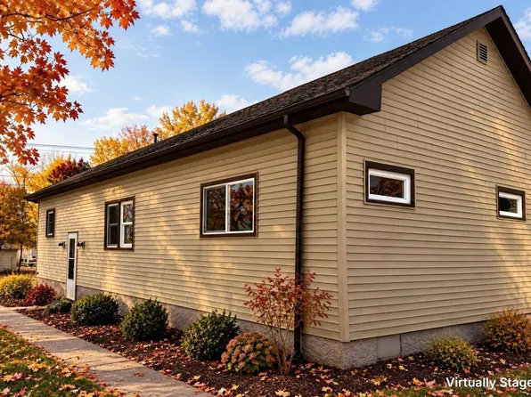 105 Main St, Hanlontown, IA 50444