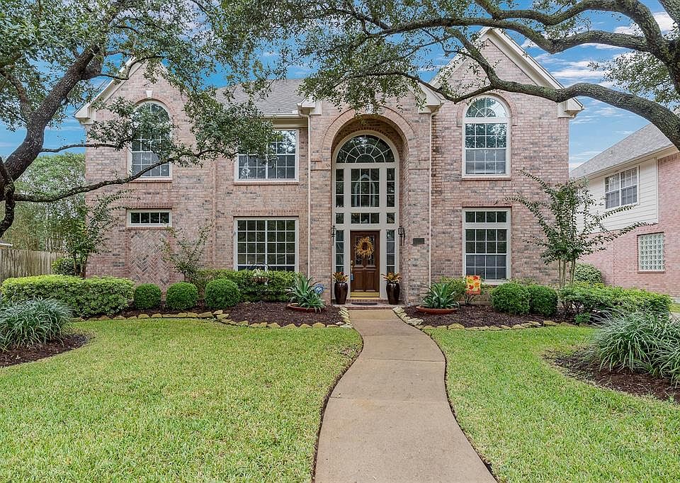 1st image of 22118 Glen Arden Ln