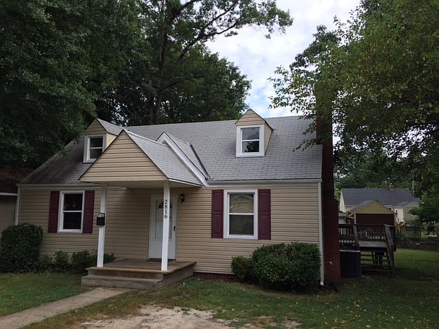 1st image of 2816 Dellrose Ave