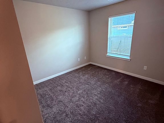 5th image of 3827 E Holly Ridge Dr