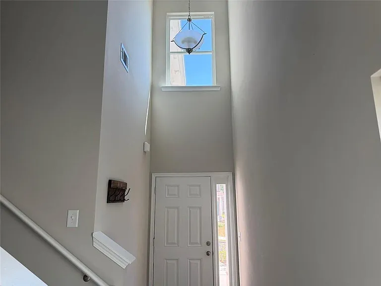 325 Melody Ln — Photo 5