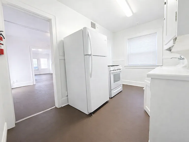 132 W Lawrence St #102 — Photo 2