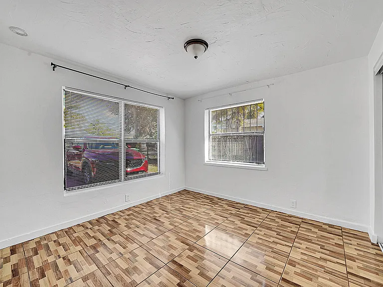 1646 NE 150th St #1 — Photo 20