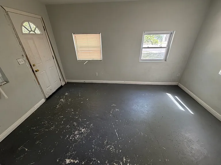 3324 Commonwealth Ave — Photo 7