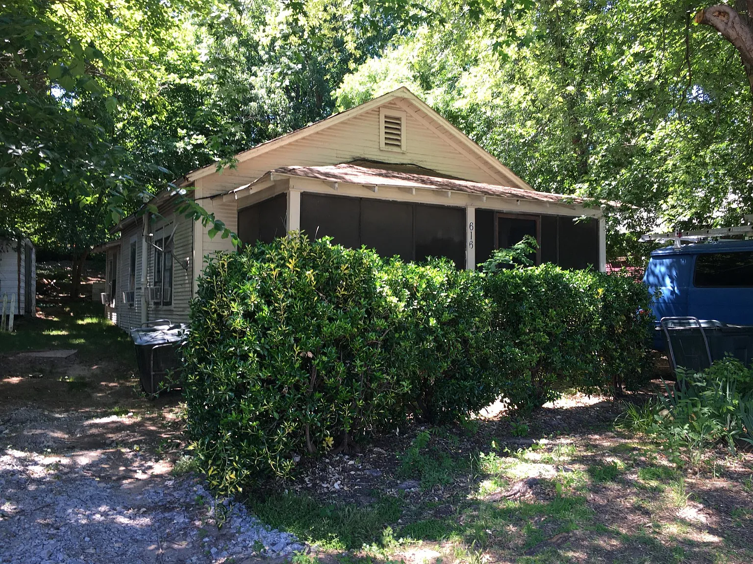 2 bed, 864 sqft, $800 — Photo 1