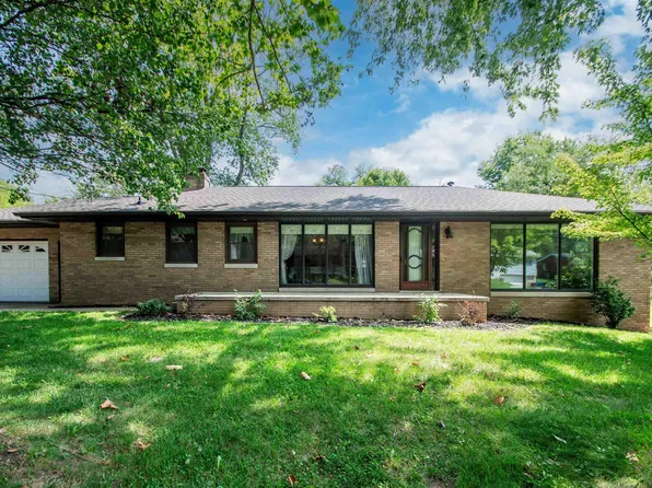 128 E Oakwood Rd, East Peoria, IL 61611