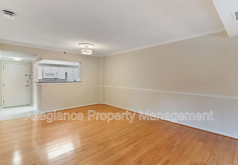 5505 Seminary Rd #110N — Photo 8