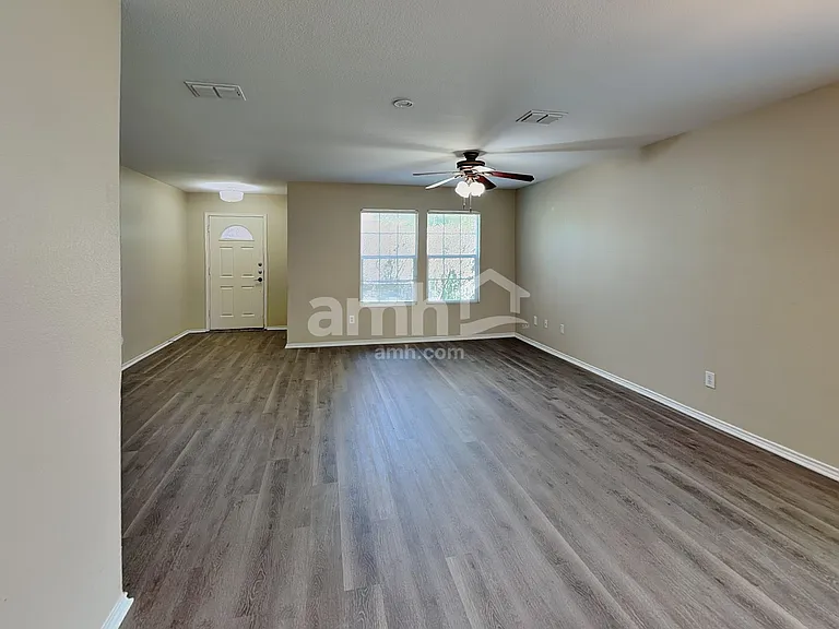 1704 Diamond Lake Trl — Photo 8