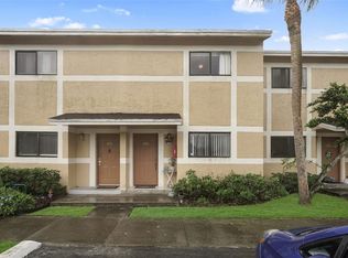 9468 Palm Cir S, Pembroke Pines, FL 33025