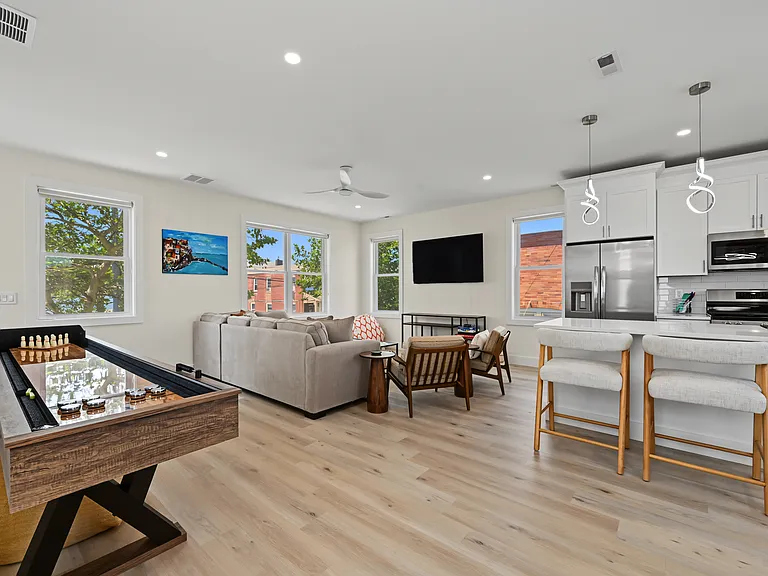 113 N Brighton Ave — Photo 5
