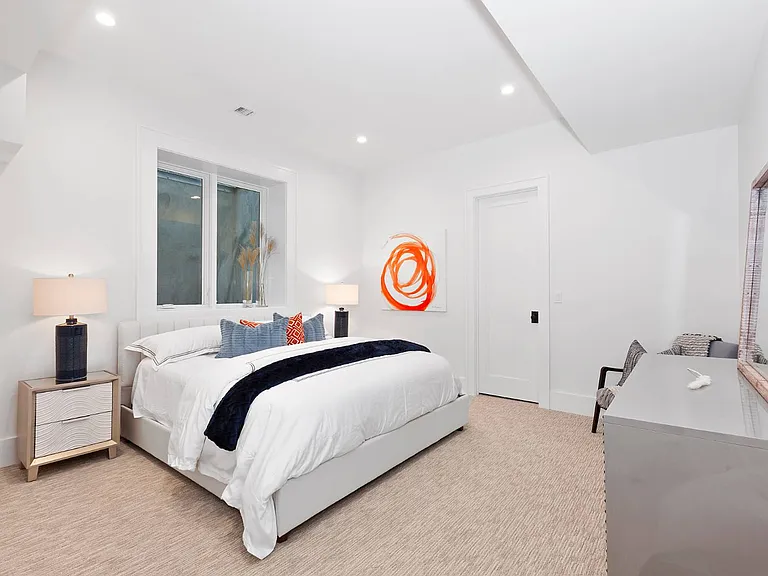 8 Greenway Dr — Photo 30