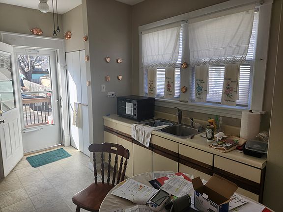 3rd image of 418 S Jefferson St APT 1