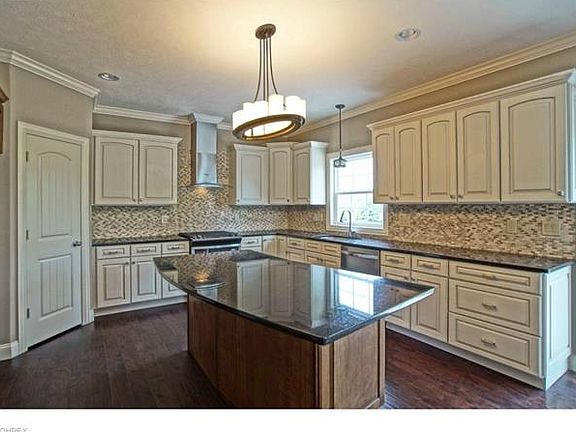 2nd image of 355 W Edinburgh Dr
