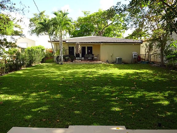 2nd image of 716 Madeira Ave