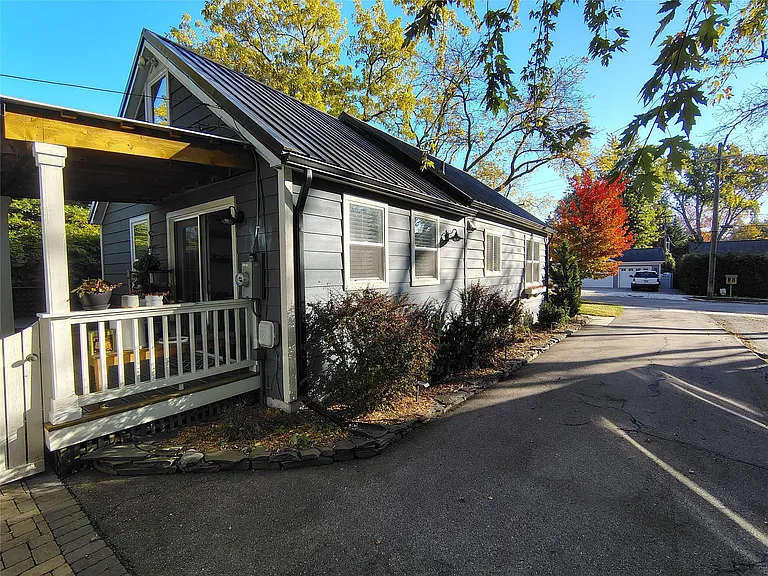 241 N Helen Ave — Photo 22