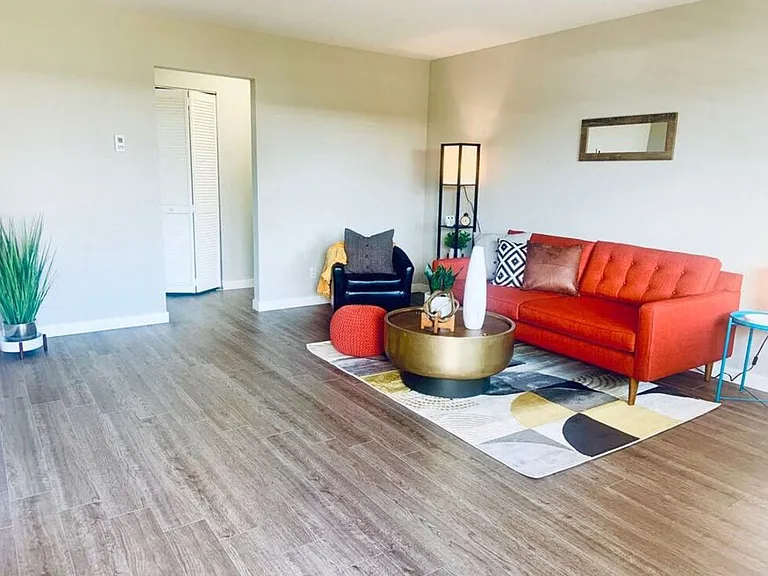 Element Apartment Homes — Photo 12