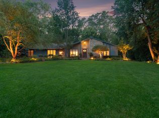 143 Cutter Ln, Lake Barrington, IL 60010