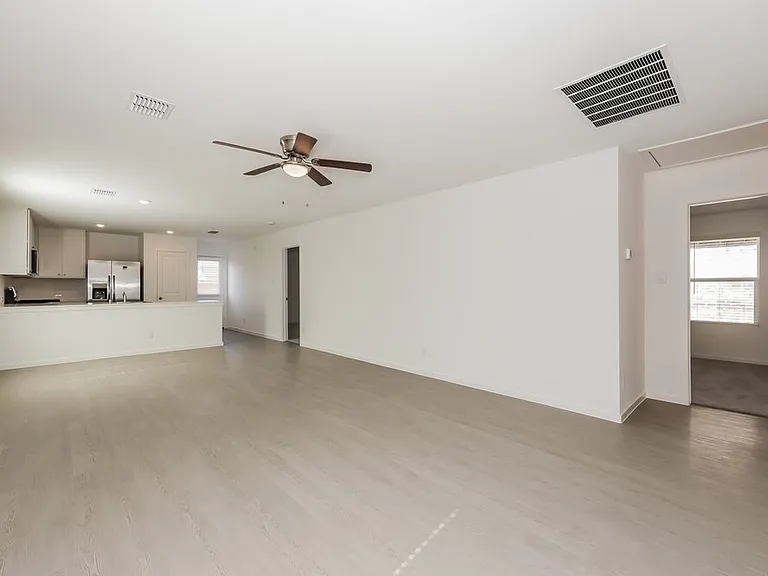 1715 Crossbill St — Photo 3