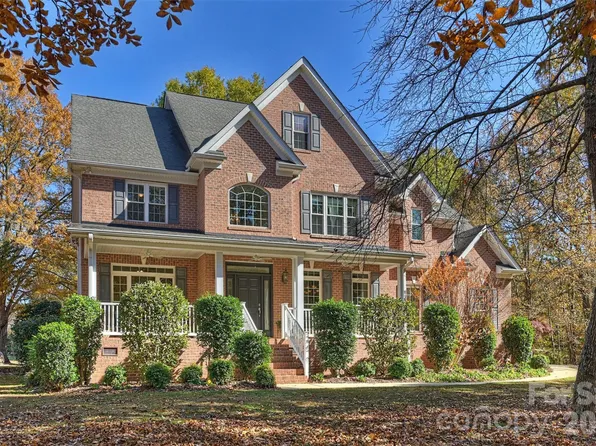 1015 Estate Ln, Matthews, NC 28104