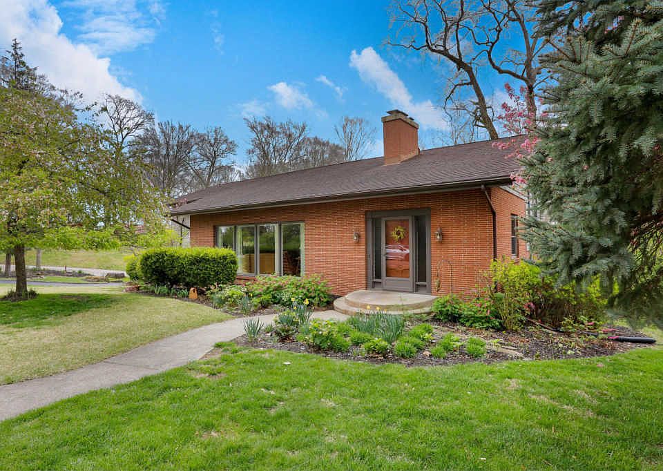 1st image of 110 Dogwood Ln