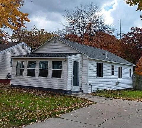 2343 Norman Ave photo 1
