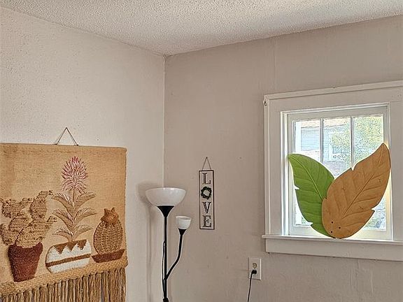 3rd image of 99 E Great Lakes St